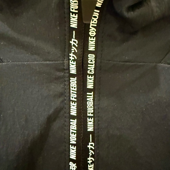 Nike Black Half Zip Jacket with Branded Zipper - Picture 3 of 6